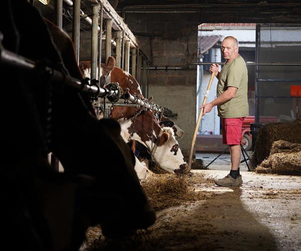 Stéphane, ne veut plus d’agriculteurs sur la paille.